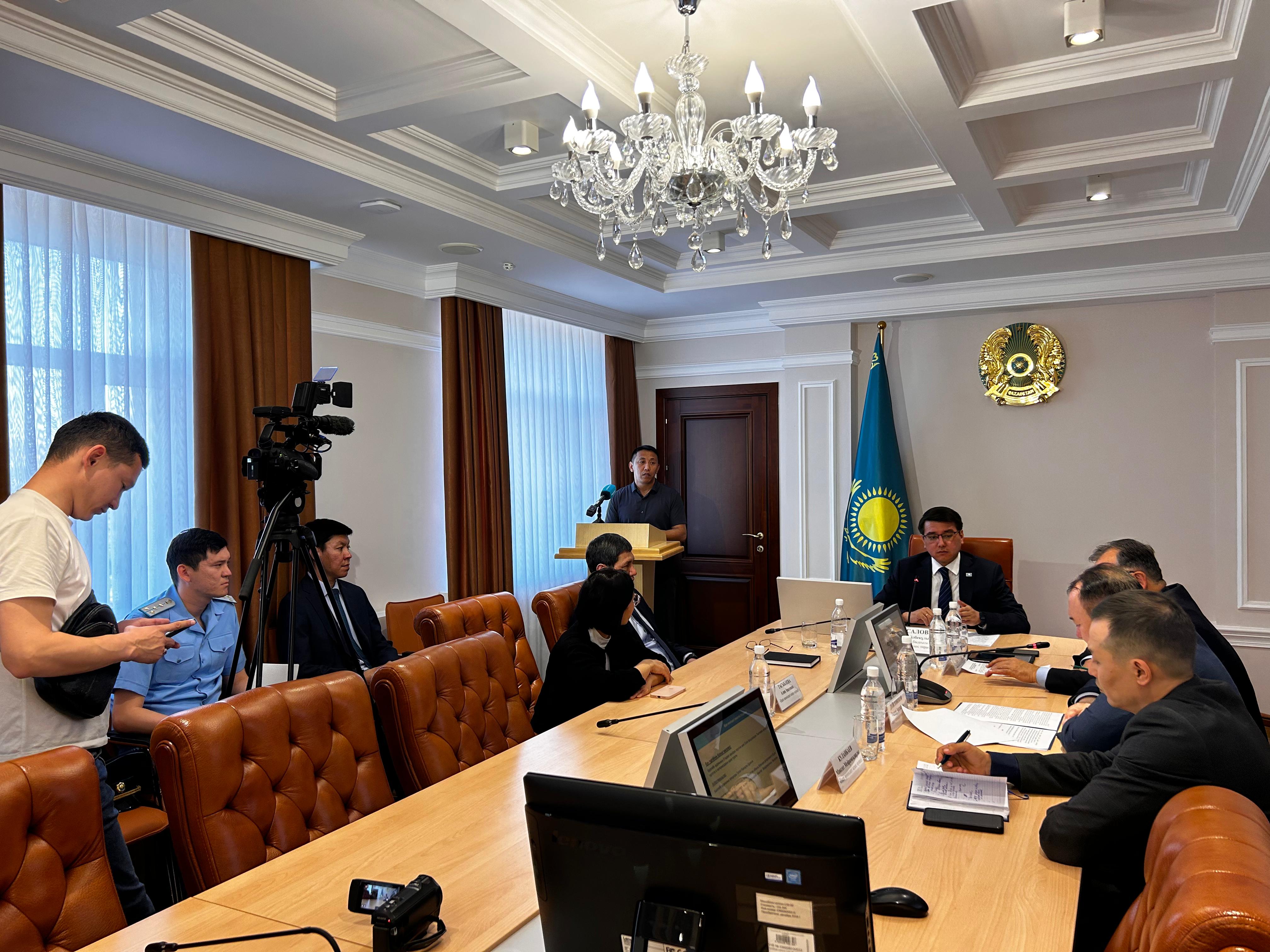 БҚО-да ауыл әкімі орындалмаған жұмыс үшін ақша аударған